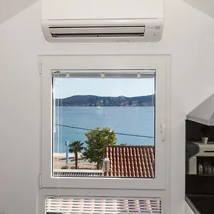 https://new-apartment-joly-sea-view.hotelinzadar.com