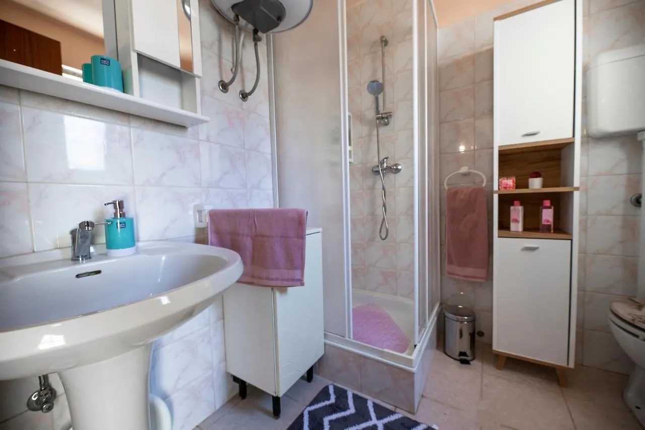 Apartment Apartman Luka Krnica Croatia