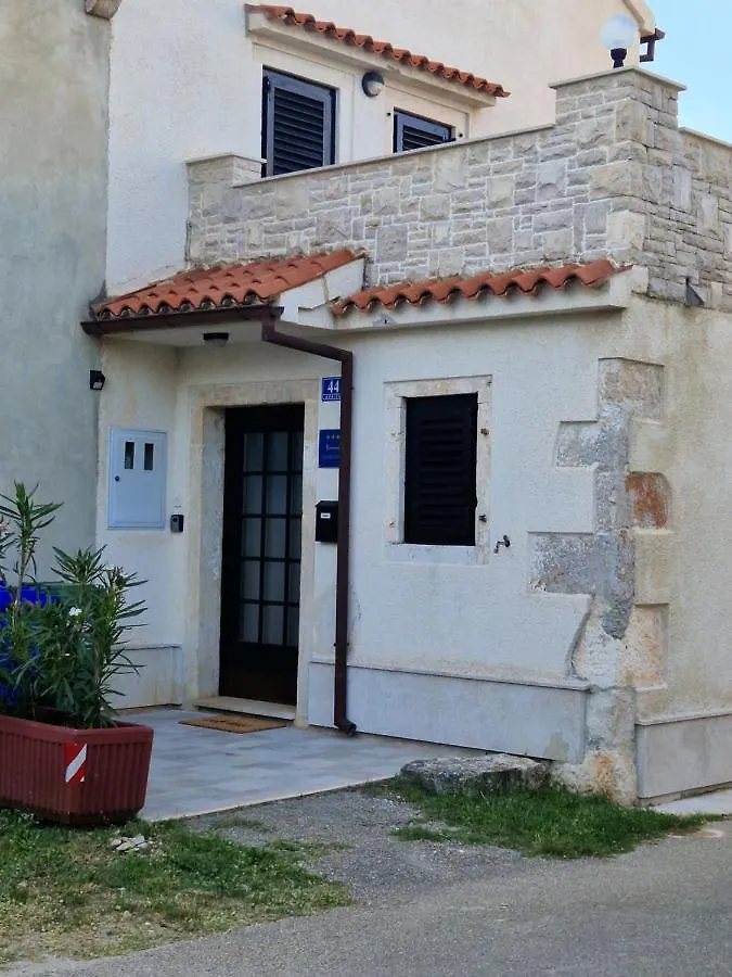 Apartment Apartman Luka Krnica
